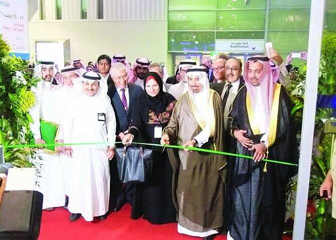 وكيل وزارة المياه والكهرباء  يفتتح معرض الطاقة السعودي بمشاركات محلية وعالمية واسعة