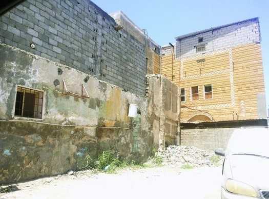 أمانة المنطقة الشرقية تنهي عمليات تثمين حي المسورة بالقطيف وتشرع في إزالته