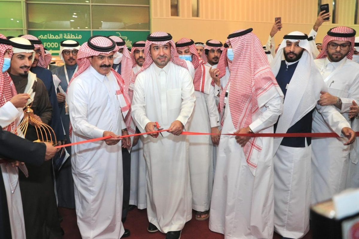 الحقيل يفتتح معرض ريستاتكس