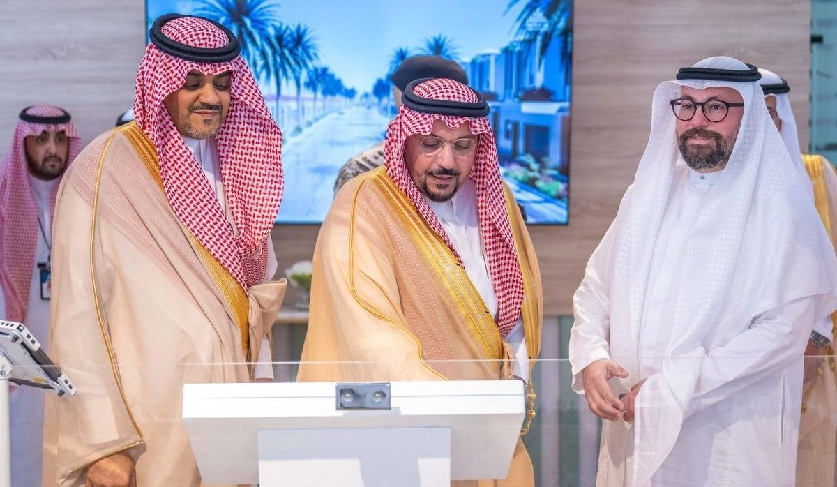 أمير القصيم يدشّن أولى مشاريع الوطنية للإسكان في المنطقة