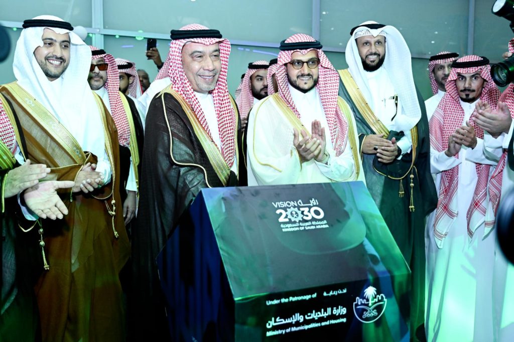 نائب وزير الإسكان بفتتح معرض البناء السعودي 34