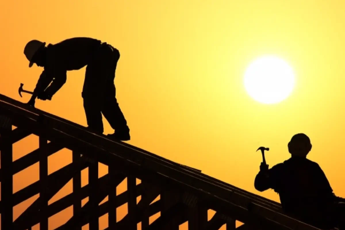 العمل تحت أشعة الشمس