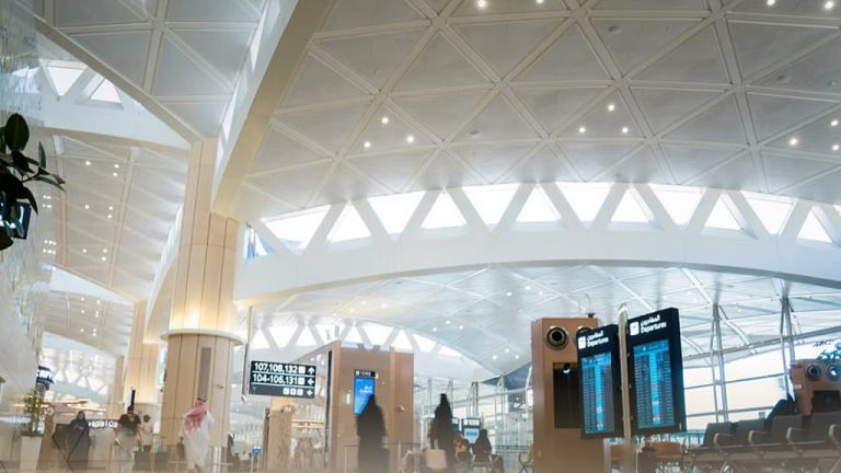 مطار الملك خالد الدولي