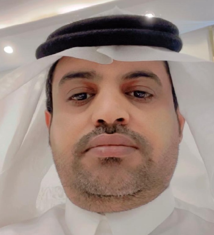 صورة للمؤلف