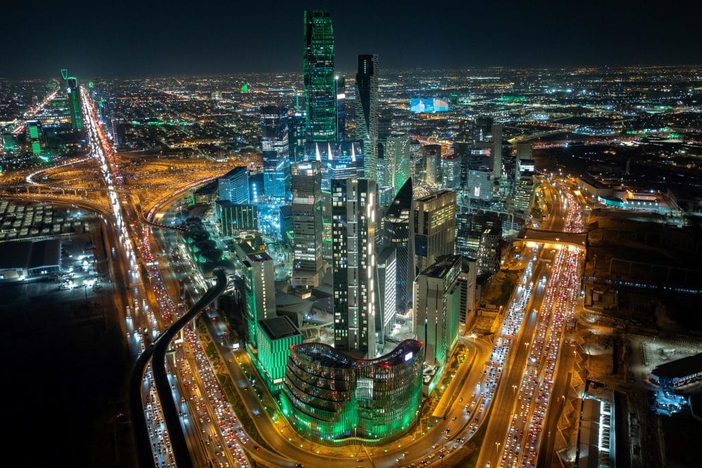 الرياض تتوشح باللون الأخضر احتفاءً باليوم الوطني السعودي الرابع والتسعين (2024)