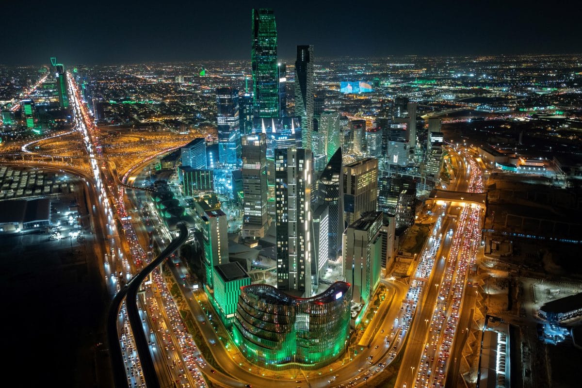الرياض تتوشح باللون الأخضر احتفاءً باليوم الوطني السعودي الرابع والتسعين (2024)