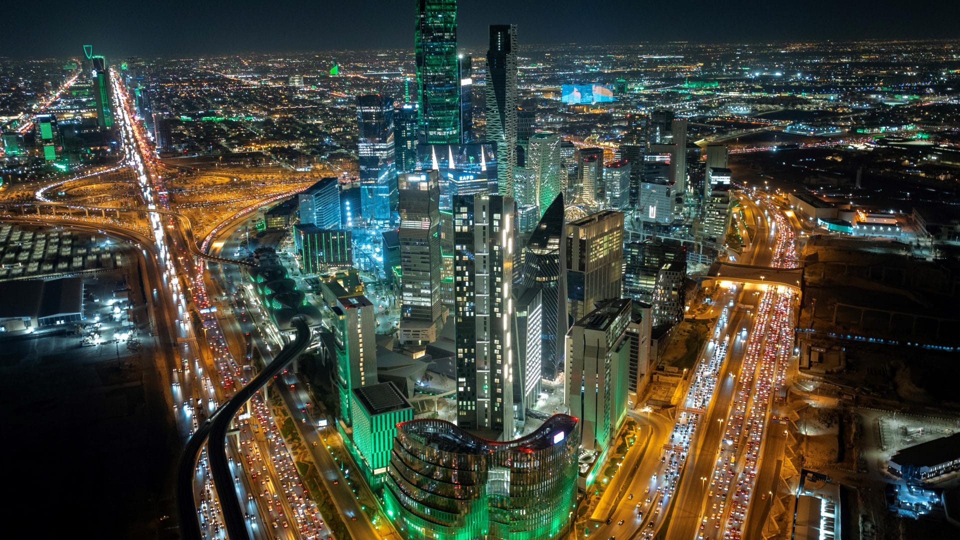 الرياض تتوشح باللون الأخضر احتفاءً باليوم الوطني السعودي الرابع والتسعين (2024)