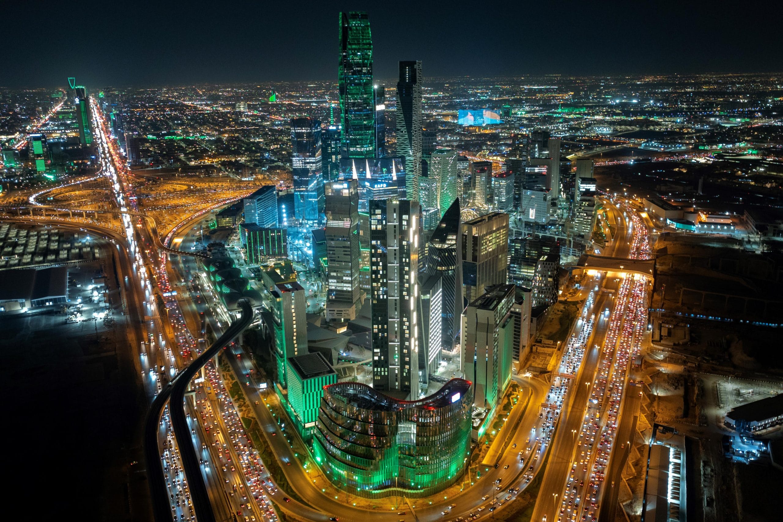 الرياض تتوشح باللون الأخضر احتفاءً باليوم الوطني السعودي الرابع والتسعين (2024)